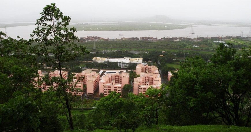 کوه خارقار هیلز