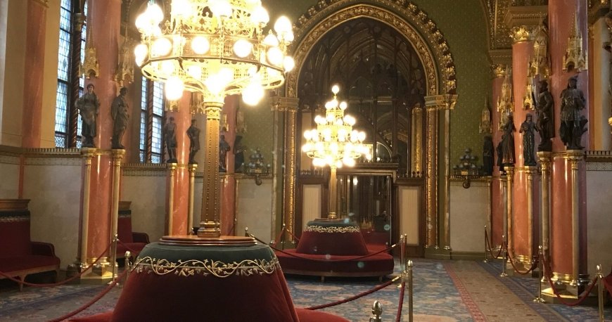 ساختمان مجلس بوداپست