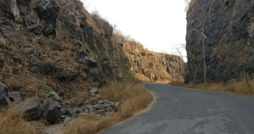 کوه خارقار هیلز