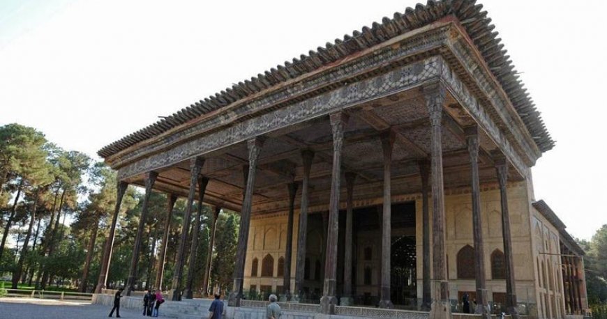 کاخ چهل‌ستون اصفهان