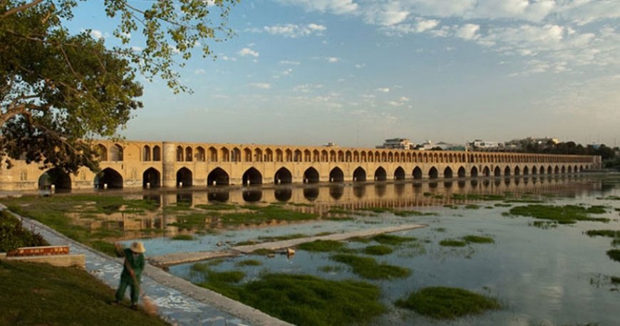 سی و سه پل