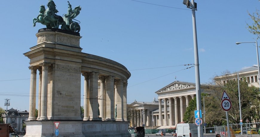 میدان قهرمانان بوداپست