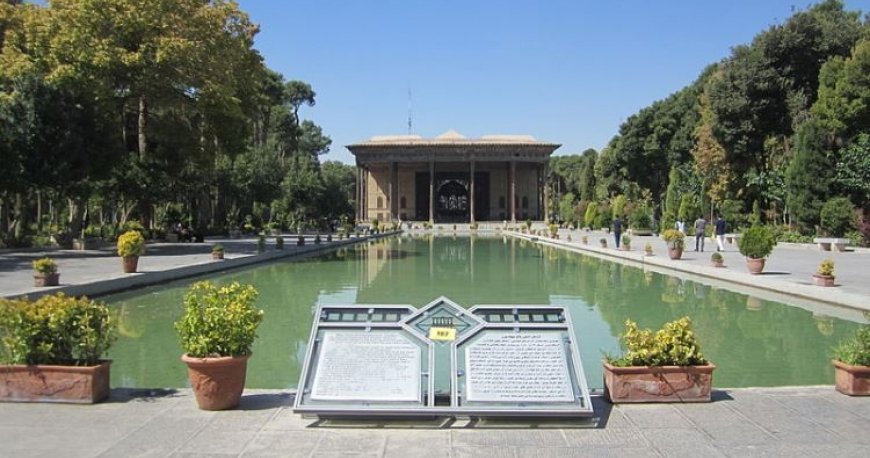 کاخ چهل‌ستون اصفهان