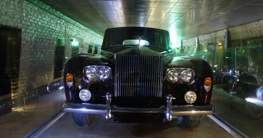 کاخ نیاوران