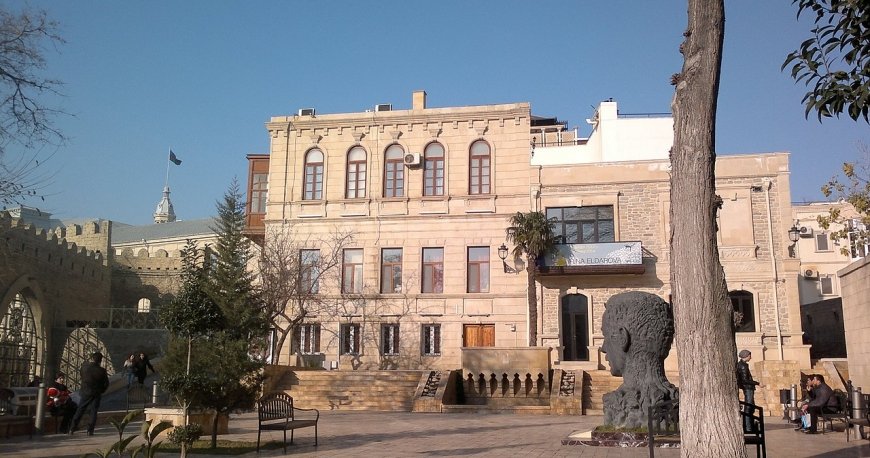 files-attractions-946127w[371dca2b9e8973a53fc6019b9bdbac93].jpg
