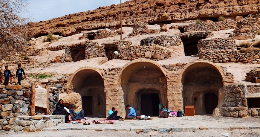 غارهای سه گانه بان مسیتی