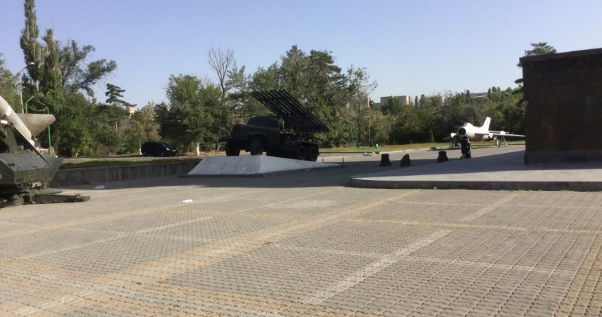 پارک پیروزی و مجسمه مادر ایروان