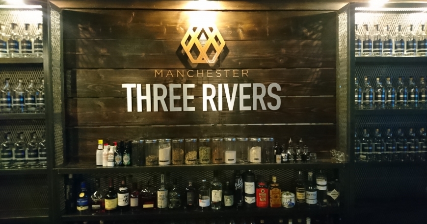 سه رودخانه - کارخانه مشروبات الکلی