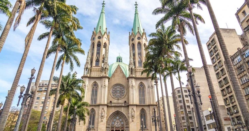 files-destinations-Think-Brazil-SaoPaulo-Cathedral-518722015-filipefrazao-copy[371dca2b9e8973a53fc6019b9bdbac93].jpg
