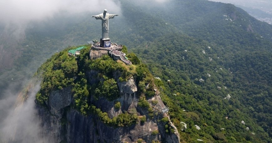 files-destinations-brazil-theme-2[371dca2b9e8973a53fc6019b9bdbac93].jpg