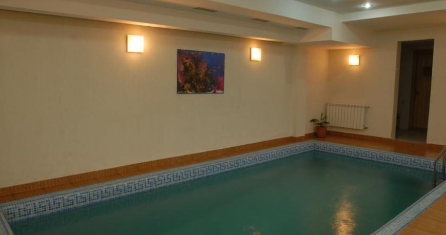 استخر هتل ودزیسی
