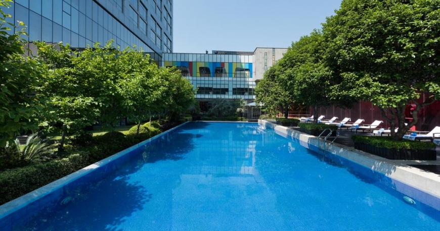 استخر هتل گرند مرکیور شانگهای سنچری پارک شانگهای