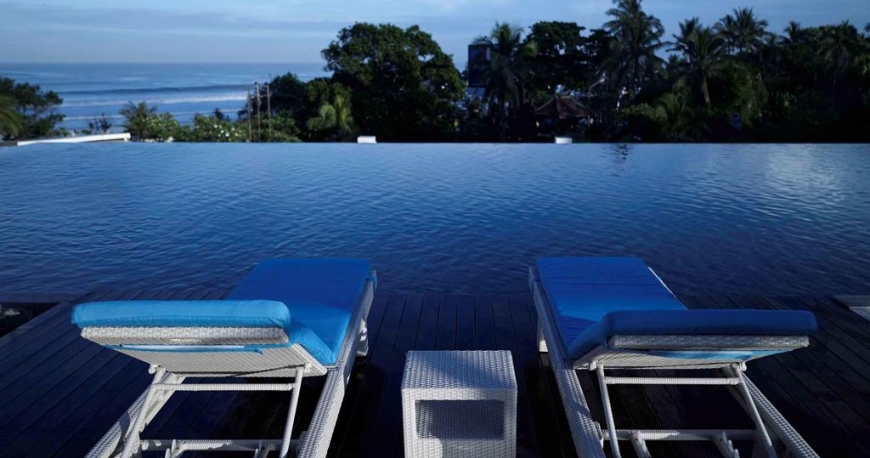 استخر هتل پولمن بالی لژین نیروانا