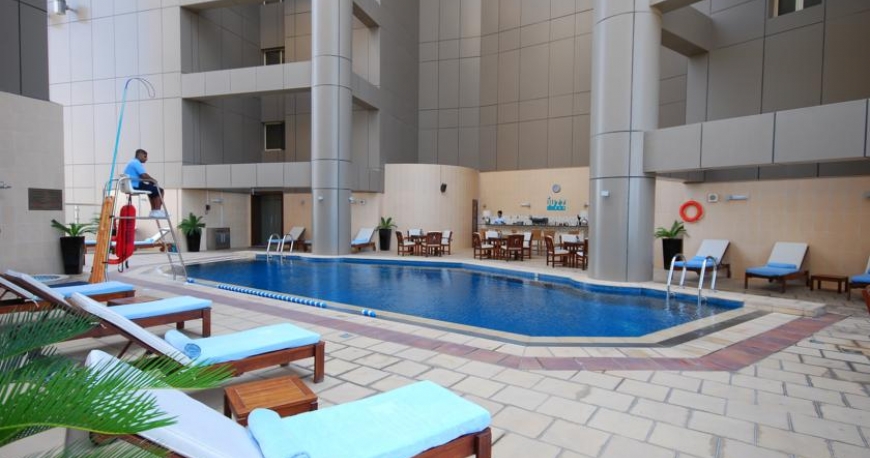 استخر هتل گرند ملنیوم دبی