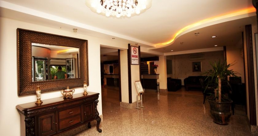 لابی هتل داباکلار