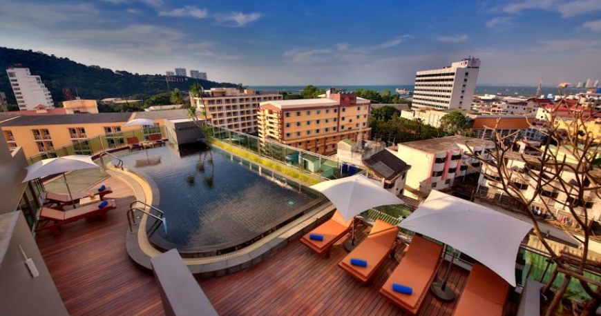 استخر هتل سان اکسکلوسیو پاتایا تایلند