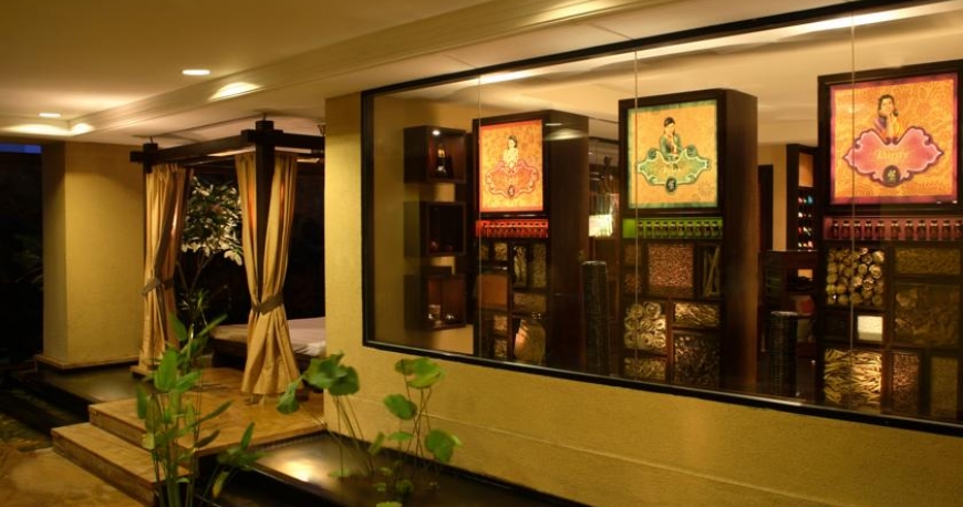 رستوران هتل ریتز کارلتون کوالالامپور