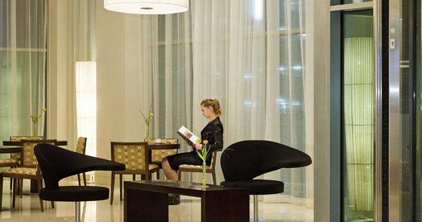 لابی هتل ایبیس دیره سیتی سنتر دبی امارات متحده ی عربی