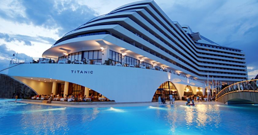 هتل تایتانیک لارا آنتالیا