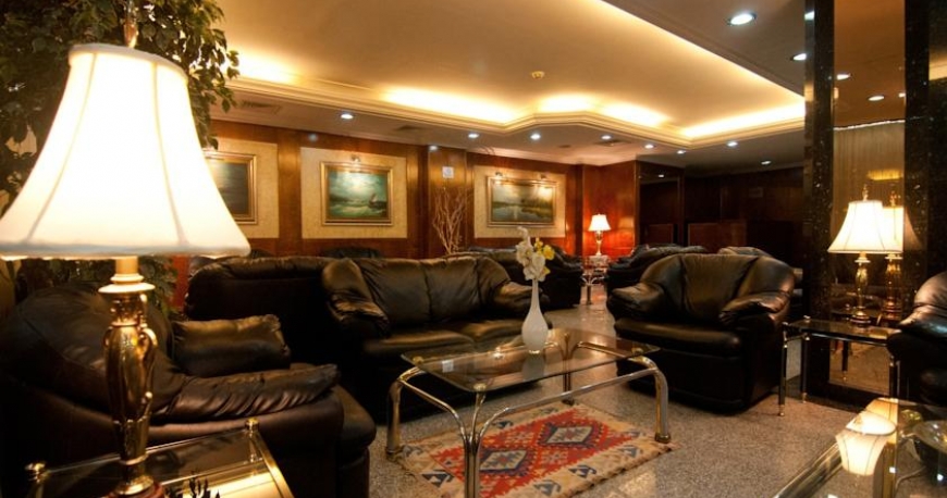 لابی هتل گرند هیلاریوم استانبول
