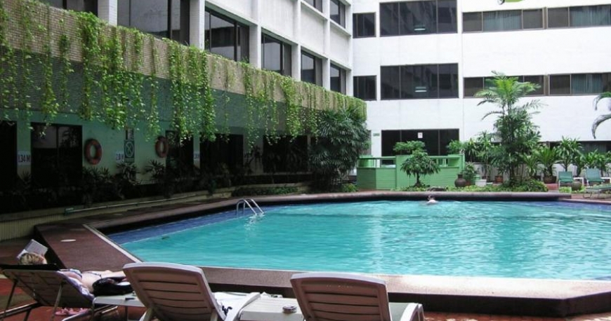 استخر هتل آسیا بانکوک
