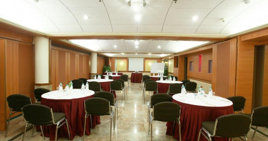 سالن کنفرانس هتل امرالد بمبئی