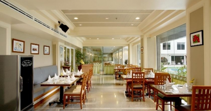 رستوران هتل پاتونگ ریزورت پوکت تایلند