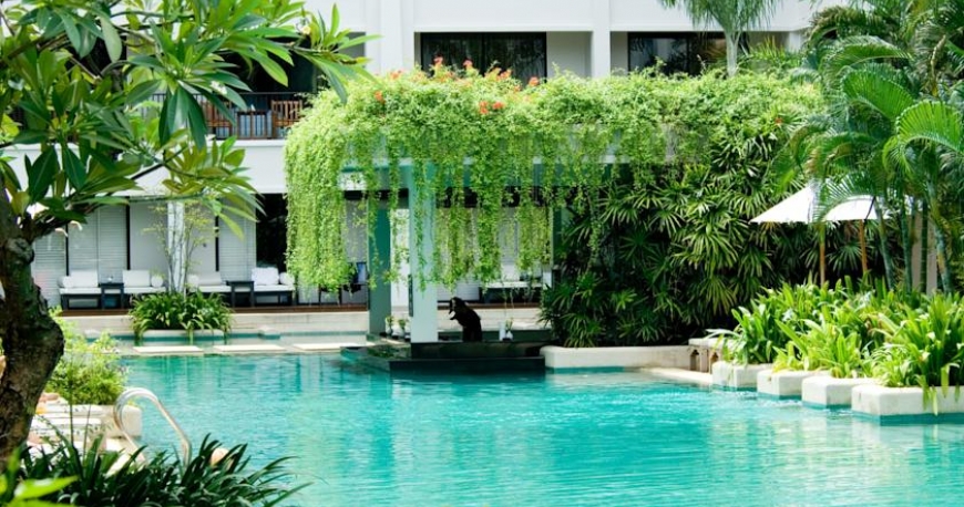 استخر هتل بنتای بیچ ریزورت پوکت تایلند