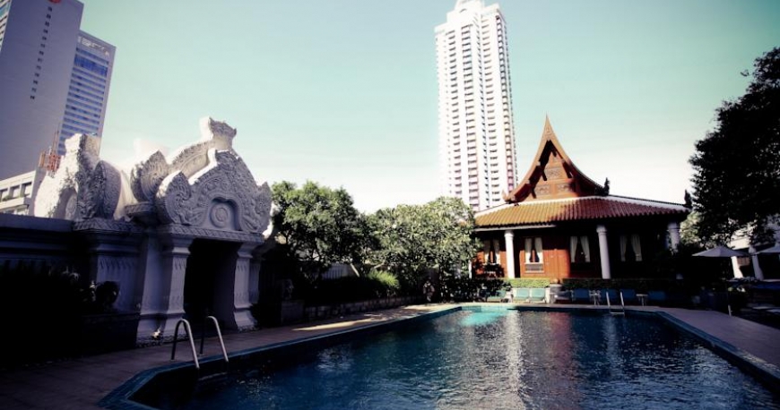 استخر هتل ایندرا ریجنت بانکوک