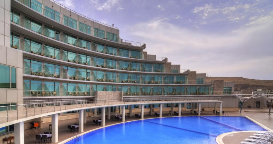 استخر هتل رامادا باکو