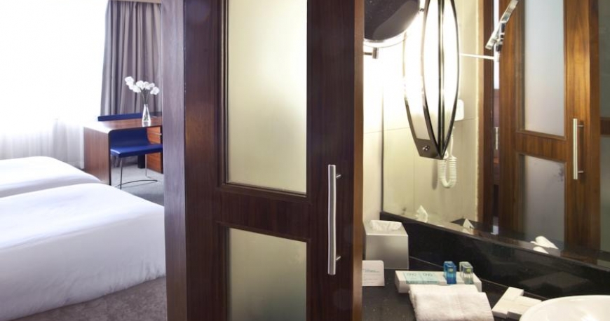 اتاق هتل نووتل دیره سیتی سنتر دبی امارات متحده ی عربی