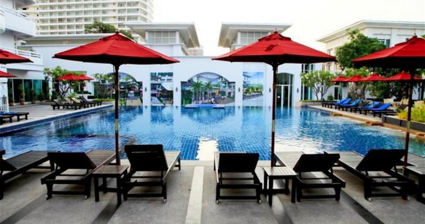 استخر هتل دی واری پاتایا تایلند