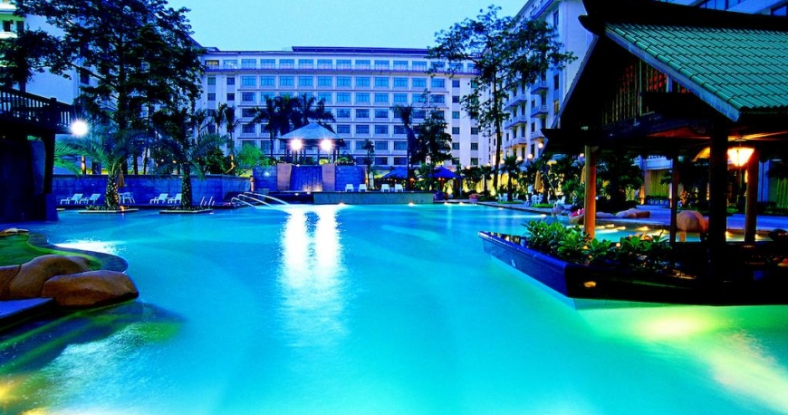 استخر هتل دانگ فنگ گوانجو