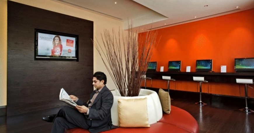 لابی هتل ایبیس الرقه دبی امارات متحده ی عربی