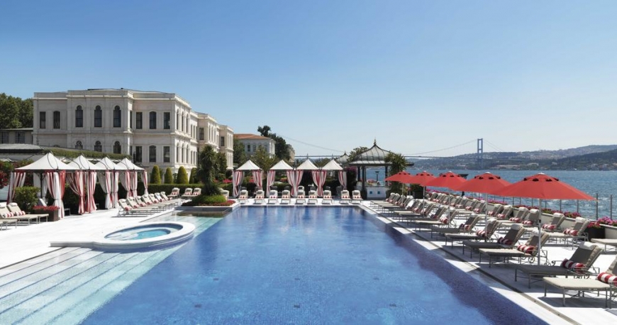 استخر هتل فور سیزنز بسفروس استانبول