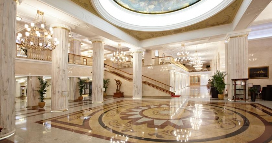 لابی هتل رادیسون رویال مسکو