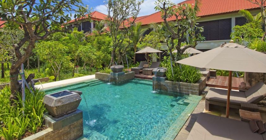 استخر هتل فیرمونت سانور بالی