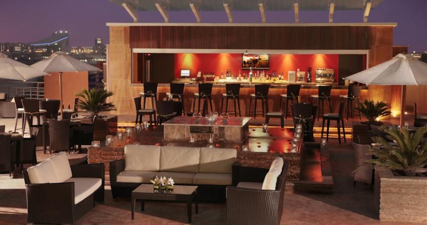 رستوران هتل مدیا روتانا دبی