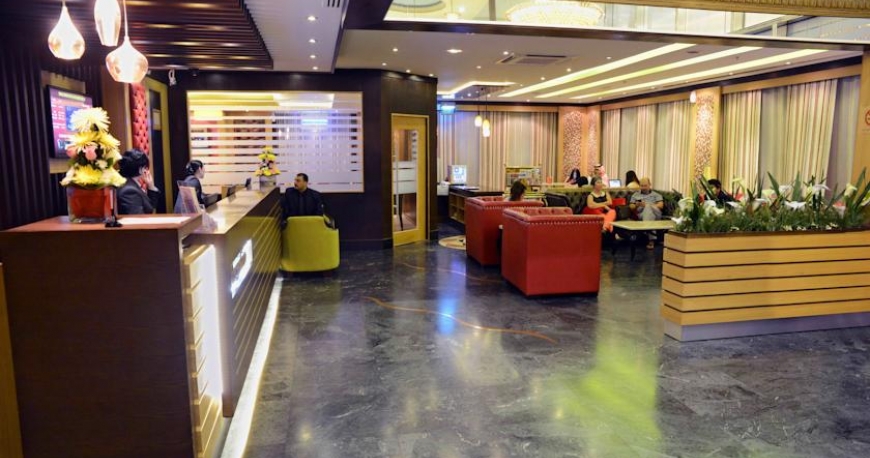 لابی هتل سان اند سندز دبی امارات متحده ی عربی