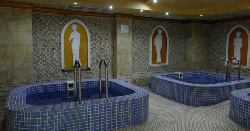 استخر هتل آکواتک ایروان