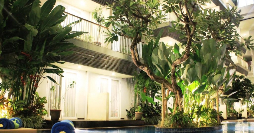 استخر هتل ادن کوتا بالی