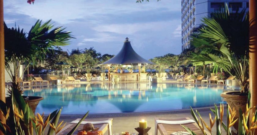 استخر هتل فیرمونت سنگاپور