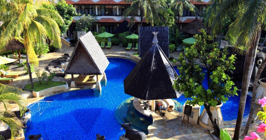 استخر هتل تانجونگ رامادا ریزورت بنوا بالی