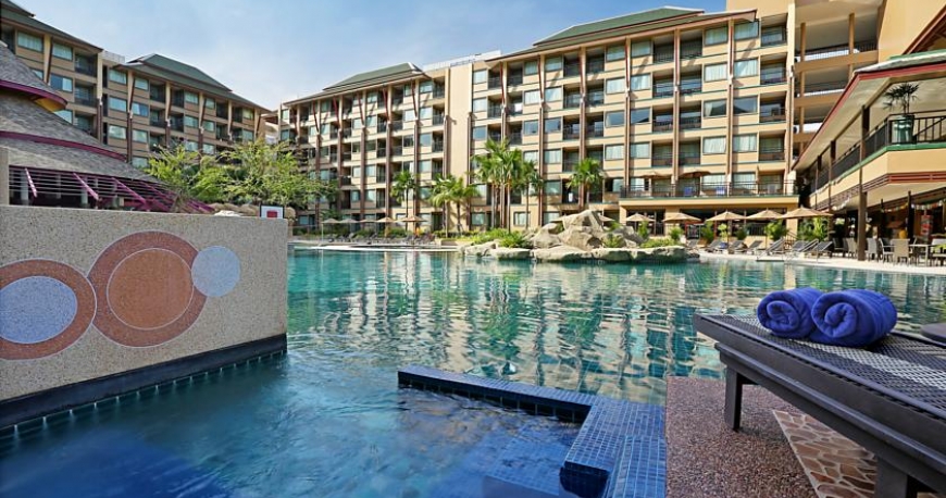 استخر هتل نووتل وینتیج پوکت تایلند