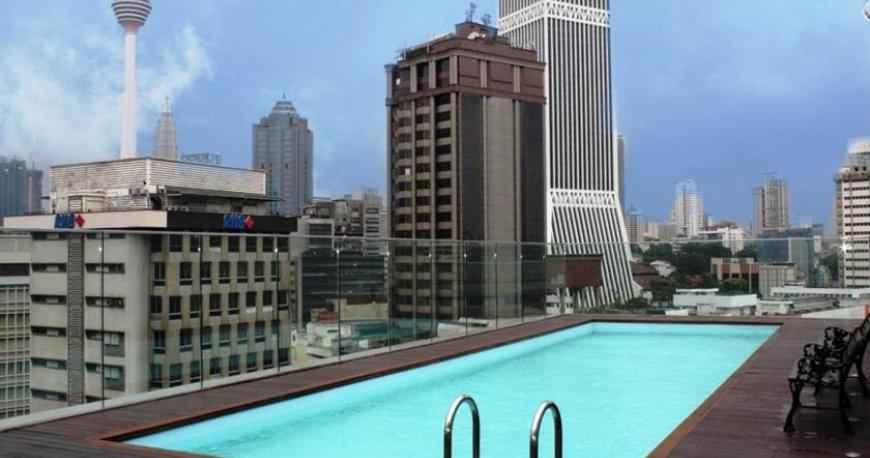 استخر هتل پسفیک اکسپرس کوالالامپور مالزی