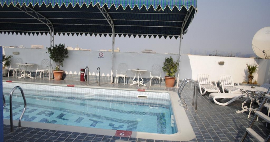 استخر هتل رامی دبی