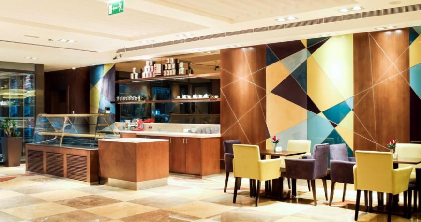 لابی هتل رین تری دبی امارات متحده ی عربی