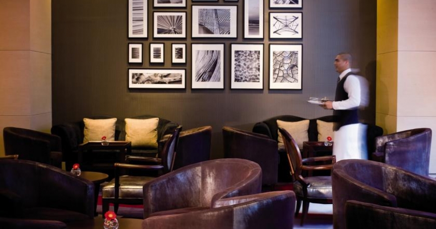 لابی هتل مونپیک بر دبی امارات متحده ی عربی