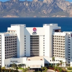 هتل آکرا باروت