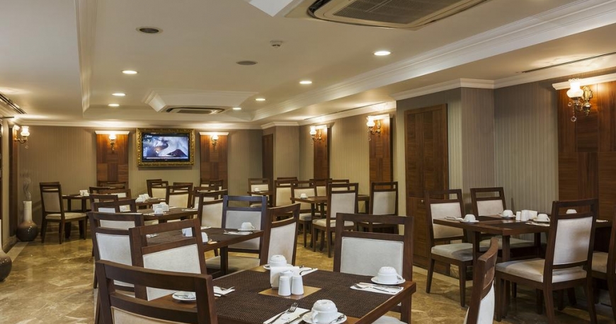 رستوران هتل نوا پلازا تکسیم اسکوئر استانبول